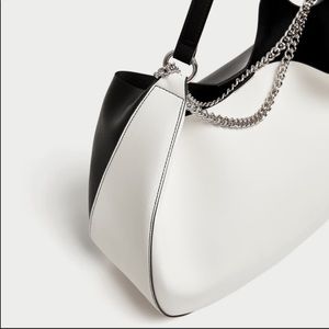 Zara BLK + WHT Shoulder Bucket Bag w/ Chain